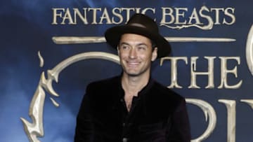 LONDON, ENGLAND - NOVEMBER 13: Jude Law attends the UK Premiere of "Fantastic Beasts: The Crimes Of Grindelwald" at Cineworld Leicester Square on November 13, 2018 in London, England. (Photo by John Phillips/Getty Images)