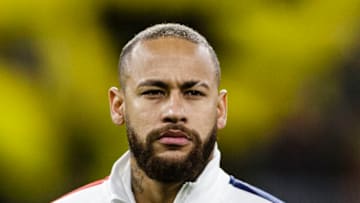 DORTMUND, GERMANY - FEBRUARY 18: Neymar Junior of Paris Saint Germain getting into the field during the UEFA Champions League round of 16 first leg match between Borussia Dortmund and Paris Saint-Germain at Signal Iduna Park on February 18, 2020 in Dortmund, Germany. (Photo by Eurasia Sport Images/Getty Images)
