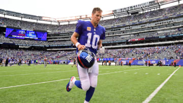 EAST RUTHERFORD, NJ - OCTOBER 08: Eli Manning