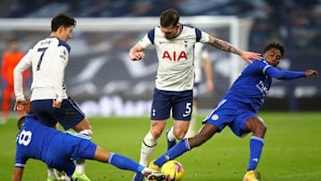 Tottenham Hotspur's Danish midfielder Pierre-Emile Hojbjerg (C) vies with Leicester City's Nigerian midfielder Wilfred Ndidi (R) and Leicester City's Belgian midfielder Youri Tielemans (Photo by JULIAN FINNEY/POOL/AFP via Getty Images)