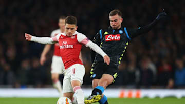 LONDON, ENGLAND - APRIL 11: Lucas Torreira of Arsenal battles for the ball with Fabian Ruiz of Napoli during the UEFA Europa League Quarter Final First Leg match between Arsenal and S.S.C. Napoli at Emirates Stadium on April 11, 2019 in London, England. (Photo by Catherine Ivill/Getty Images)