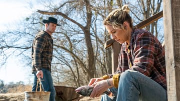 John (Garret Dillahunt) and Naomi (Jenna Elfman) in Fear The Walking Dead Season 4 Episode 5Photo by Richard Foreman Jr/AMC