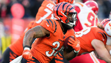 CINCINNATI, OHIO - DECEMBER 04: Samaje Perine #34 of the Cincinnati Bengals runs with the ball in the first quarter against the Kansas City Chiefs at Paycor Stadium on December 04, 2022 in Cincinnati, Ohio. (Photo by Dylan Buell/Getty Images)