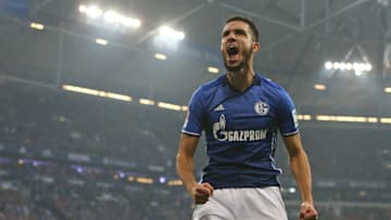Gelsenkirchen, Germany 23.10.2016, 1.Bundesliga 8. Spieltag, FC Schalke 04 - 1. FSV Mainz 05, Jubel Torschuetze Nabil Bentaleb Schalke zum Tor zum 1:0'n (Photo by TF-Images/Getty Images)