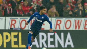 MAINZ, GERMANY - MARCH 09: Weston McKennie of Schalke controls the ball during the Bundesliga match between 1. FSV Mainz 05 and FC Schalke 04 at Opel Arena on March 9, 2018 in Mainz, Germany. (Photo by TF-Images/TF-Images via Getty Images)