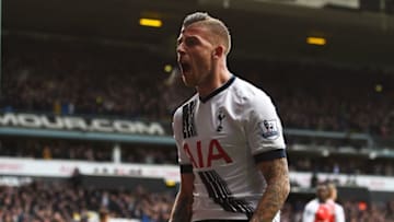 LONDON, ENGLAND - MARCH 05: Toby Alderweireld of Tottenham Hotspur celebrates scoring his team's first goal during the Barclays Premier League match between Tottenham Hotspur and Arsenal at White Hart Lane on March 5, 2016 in London, England. (Photo by Shaun Botterill/Getty Images)