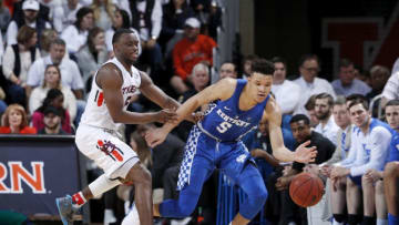 AUBURN, AL - FEBRUARY 14: Kevin Knox #5 of the Kentucky Wildcats fights for a loose ball against Mustapha Heron #5 of the Auburn Tigers during a game at Auburn Arena on February 14, 2018 in Auburn, Alabama. Auburn defeated Kentucky 76-66. (Photo by Joe Robbins/Getty Images)