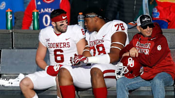 LAWRENCE, KS - NOVEMBER 18: Quarterback Baker Mayfield