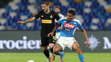 NAPLES - JUNE 13: Stefano Sensi of Internazionale, Allan of Napoli during the semi final second match of the Coppa Italia between SCC Napoli and Internazionale on June 13, 2020 in Naples, Italy (Photo by Ciro Santagelo/BSR Agency/Getty Images)