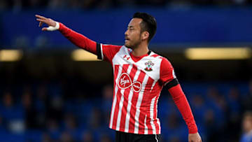 LONDON, ENGLAND - APRIL 25: Maya Yoshida of Southampton signals during the Premier League match between Chelsea and Southampton at Stamford Bridge on April 25, 2017 in London, England. (Photo by Mike Hewitt/Getty Images)