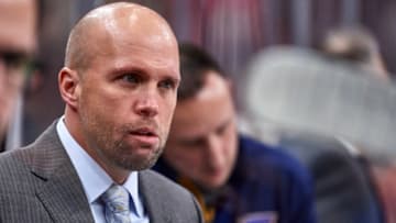 CHICAGO, IL - MARCH 18: St. Louis Blues head coach Mike Yeo during the game between the Chicago Blackhawks and the St. Louis Blues on March 18, 2018, at the United Center in Chicago, Illinois. (Photo by Robin Alam/Icon Sportswire via Getty Images)