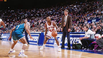 NEW YORK - 1993: Greg Anthony #50 of the New York Knicks dribbles against the Charlotte Hornets during a game played circa 1993 at the Madison Square Garden in New York City. Copyright 1993 NBAE (Photo by Nathaniel S. Butler/NBAE via Getty Images)
