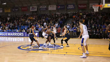 SANTA CRUZ, CA - NOVEMBER 15: Damian Jones