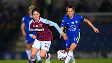 KINGSTON UPON THAMES, ENGLAND - JANUARY 26: Zaneta Wyne of West Ham United battles for possession with Jessie Fleming of Chelsea during the Barclays FA Women's Super League match between Chelsea Women and West Ham United Women at Kingsmeadow on January 26, 2022 in Kingston upon Thames, England. (Photo by Alex Davidson/Getty Images)