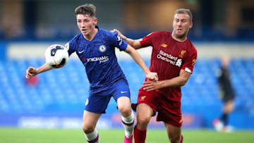 LONDON, ENGLAND - AUGUST 19: Billy Gilmour of Chelsea is closed down by Herbie Kane of Liverpool during the Premier League 2 match between Chelsea and Liverpool at Stamford Bridge on August 19, 2019 in London, England. (Photo by Alex Pantling/Getty Images)