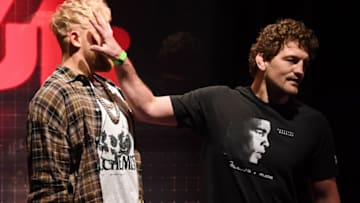 LAS VEGAS, NEVADA - MARCH 26: Ben Askren (R) shoves Jake Paul as they face off during a news conference for Triller Fight Club's inaugural 2021 boxing event at The Venetian Las Vegas on March 26, 2021 in Las Vegas, Nevada. Paul and Askren will face each other in the main event that will take place on April 17, 2021, at Mercedes-Benz Stadium in Atlanta. (Photo by Ethan Miller/Getty Images)