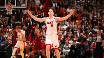 MIAMI, FL - MARCH 27: Kelly Olynyk