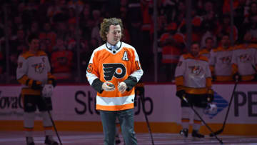 Dec 20, 2018; Philadelphia, PA, USA; Philadelphia Flyers alumni Scott Hartnell (19) was honored before the game against the Nashville Predators during the first period at Wells Fargo Center. Mandatory Credit: Eric Hartline-USA TODAY Sports
