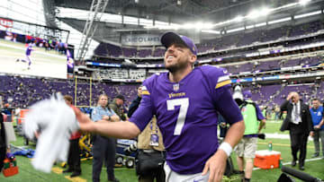 MINNEAPOLIS, MN - OCTOBER 15: Case Keenum