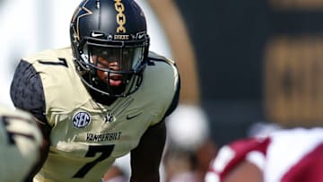 NASHVILLE, TN - SEPTEMBER 09: Vanderbilt (7) Ralph Webb (RB) before the snap during a college football game between the Vanderbilt Commodores and the Alabama A