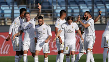 MADRID, SPAIN - JUNE 14: Toni Kroos of Real Madrid celebrates with his team after scoring his teams first goal during the Liga match between Real Madrid CF and SD Eibar SAD at Estadio Alfredo Di Stefano on June 14, 2020 in Madrid, Spain. (Photo by Gonzalo Arroyo Moreno/Getty Images)