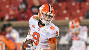 Clemson tight end Jake Briningstool (9) warms up before the game with Louisville at Cardinal Stadium in Louisville, Ky, November 6, 2021.Ncaa Football Clemson At Louisville