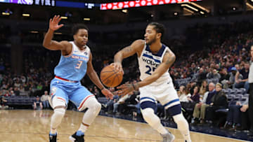 MINNEAPOLIS, MN - DECEMBER 17: Derrick Rose #25 of the Minnesota Timberwolves passes the ball during the game against the Sacramento Kings on December 17, 2018 at Target Center in Minneapolis, Minnesota. NOTE TO USER: User expressly acknowledges and agrees that, by downloading and or using this Photograph, user is consenting to the terms and conditions of the Getty Images License Agreement. Mandatory Copyright Notice: Copyright 2018 NBAE (Photo by Jordan Johnson/NBAE via Getty Images)