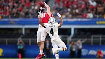 ARLINGTON, TX - JANUARY 02: Troy Fumagalli