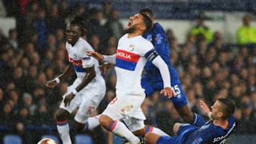LIVERPOOL, ENGLAND - OCTOBER 19: Nabil Fekir of Lyon is challenged by Morgan Schneiderlin of Everton during the UEFA Europa League Group E match between Everton FC and Olympique Lyon at Goodison Park on October 19, 2017 in Liverpool, United Kingdom. (Photo by Ross Kinnaird/Getty Images)