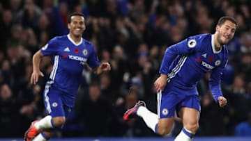 LONDON, ENGLAND - NOVEMBER 05: Eden Hazard of Chelsea celebrates scoring his sides first goal with his Chelsea team mates during the Premier League match between Chelsea and Everton at Stamford Bridge on November 5, 2016 in London, England. (Photo by Julian Finney/Getty Images)