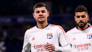 LYON, FRANCE - JANUARY 09: Bruno Guimaraes of Lyon warming up during the Ligue 1 Uber Eats match between Olympique Lyonnais and Paris Saint Germain at Groupama Stadium on January 9, 2022 in Lyon, France. (Photo by Marcio Machado/Eurasia Sport Images/Getty Images)