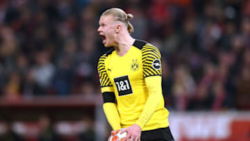Erling Haaland of Borussia Dortmund reacts to a missed chance. (Photo by Dean Mouhtaropoulos/Getty Images)