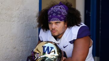 TUCSON, AZ - NOVEMBER 15: Defensive lineman Elijah Qualls