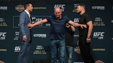 INGLEWOOD, CA - JUNE 02: (L-R) Middleweight champion Luke Rockhold and Michael Bisping face off during the UFC 199: Press Conference at the Forum on June 2, 2016 in Inglewood, California. (Photo by Brandon Magnus/Zuffa LLC/Zuffa LLC via Getty Images)