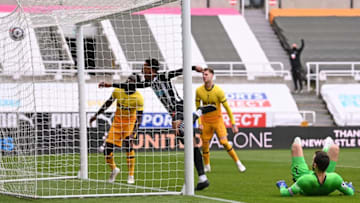 Newcastle United's English midfielder Joe Willock (C) scores their second goal during the English Premier League football match between Newcastle United and Tottenham Hotspur at St James' Park in Newcastle-upon-Tyne, north east England on April 4, 2021. (Photo by STU FORSTER / POOL / AFP) / RESTRICTED TO EDITORIAL USE. No use with unauthorized audio, video, data, fixture lists, club/league logos or 'live' services. Online in-match use limited to 120 images. An additional 40 images may be used in extra time. No video emulation. Social media in-match use limited to 120 images. An additional 40 images may be used in extra time. No use in betting publications, games or single club/league/player publications. / RESTRICTED TO EDITORIAL USE. No use with unauthorized audio, video, data, fixture lists, club/league logos or 'live' services. Online in-match use limited to 120 images. An additional 40 images may be used in extra time. No video emulation. Social media in-match use limited to 120 images. An additional 40 images may be used in extra time. No use in betting publications, games or single club/league/player publications. (Photo by STU FORSTER/POOL/AFP via Getty Images)
