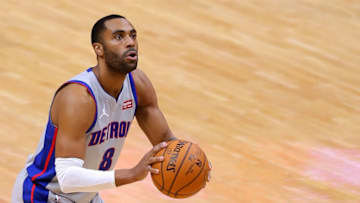 NEW ORLEANS, LOUISIANA - FEBRUARY 24: Wayne Ellington #8 of the Detroit Pistons shoots against the New Orleans Pelicans during the first half at the Smoothie King Center on February 24, 2021 in New Orleans, Louisiana. NOTE TO USER: User expressly acknowledges and agrees that, by downloading and or using this Photograph, user is consenting to the terms and conditions of the Getty Images License Agreement. (Photo by Jonathan Bachman/Getty Images)