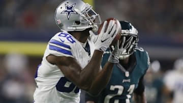 Oct 30, 2016; Arlington, TX, USA; Dallas Cowboys wide receiver Dez Bryant (88) catches a pass against Philadelphia Eagles defensive back Leodis McKelvin (21) in the first quarter at AT&T Stadium. Mandatory Credit: Tim Heitman-USA TODAY Sports