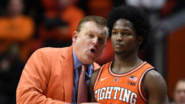 CHAMPAIGN, IL - FEBRUARY 05: Illinois Fighting Illini Head Coach Brad Underwood talks with Illinois Fighting Illini guard Andres Feliz (10) during the Big Ten Conference college basketball game between the Michigan State Spartans and the Illinois Fighting Illini on February 5, 2019, at the State Farm Center in Champaign, Illinois. (Photo by Michael Allio/Icon Sportswire via Getty Images)