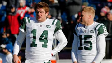 Sam Darnold, Josh McCown (Photo by Jim Rogash/Getty Images)