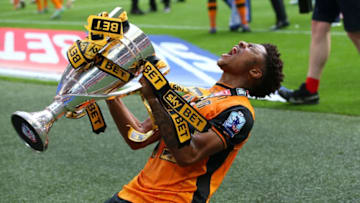 LONDON, ENGLAND - MAY 28: Chuba Akpom of Hull City celebrates with the trophy after the Sky Bet Championship Play Off Final match between Hull City and Sheffield Wednesday at Wembley Stadium on May 28, 2016 in London, England. (Photo by Alex Livesey/Getty Images)