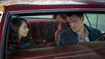The Flash -- "A Girl Named Sue" -- Image Number: FLA612a_0324b.jpg -- Pictured (L-R): Natalie Dreyfuss as Sue and Hartley Sawyer as Dibny -- Photo: Colin Bentley/The CW -- © 2020 The CW Network, LLC. All rights reserved