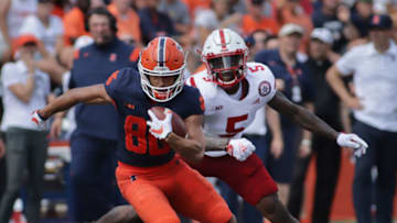 Illinois Fighting Illini wide receiver Miles Scott (85) runs past Nebraska Cornhuskers cornerback (Ron Johnson-USA TODAY Sports)