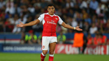 PARIS, FRANCE - SEPTEMBER 13: Alexis Sanchez of Arsenal shrugs his shoulders during the UEFA Champions League match between Paris Saint-Germain and Arsenal at Parc des Princes on September 13, 2016 in Paris, . (Photo by Catherine Ivill - AMA/Getty Images)