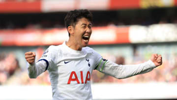 LONDON, ENGLAND - SEPTEMBER 24: Son Heung-min of Tottenham Hotspur celebrates scoring a goal 2-2 during the Premier League match between Arsenal FC and Tottenham Hotspur at Emirates Stadium on September 24, 2023 in London, England. (Photo by Marc Atkins/Getty Images)