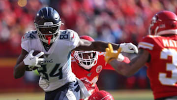 KANSAS CITY, MISSOURI - JANUARY 19: Corey Davis #84 of the Tennessee Titans runs with the ball in the first quarter against the Kansas City Chiefs in the AFC Championship Game at Arrowhead Stadium on January 19, 2020 in Kansas City, Missouri. (Photo by Matthew Stockman/Getty Images)