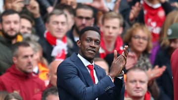 LONDON, ENGLAND - MAY 05: Danny Welbeck of Arsenal applauds fans as he walks through the guard of honour following the Premier League match between Arsenal FC and Brighton & Hove Albion at Emirates Stadium on May 05, 2019 in London, United Kingdom. (Photo by Catherine Ivill/Getty Images)