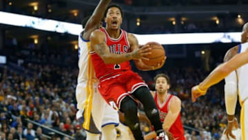 Jan 27, 2015; Oakland, CA, USA; Chicago Bulls guard Derrick Rose (1) goes up for a basket during the first quarter against the Golden State Warriors at Oracle Arena. Mandatory Credit: Bob Stanton-USA TODAY Sports