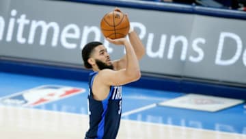 Kenrich Williams averaged 8.0 points and 4.1 rebounds per game for the OKC Thunder this season.kenrich2