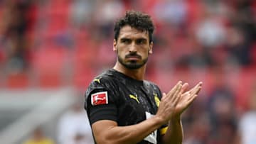 FREIBURG IM BREISGAU, GERMANY - SEPTEMBER 16: Mats Hummels of Borussia Dortmund applauds during the Bundesliga match between Sport-Club Freiburg and Borussia Dortmund at Europa-Park Stadion on September 16, 2023 in Freiburg im Breisgau, Germany. (Photo by Matthias Hangst/Getty Images)