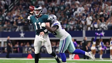 ARLINGTON, TX - OCTOBER 30: Carson Wentz